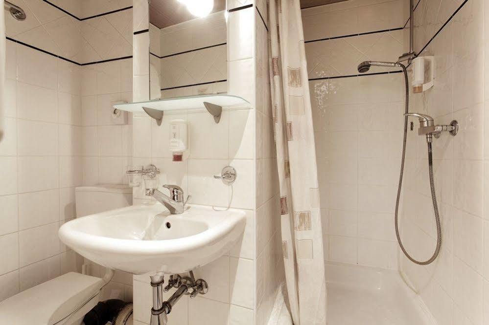 Hotel Central Женева Екстериор снимка