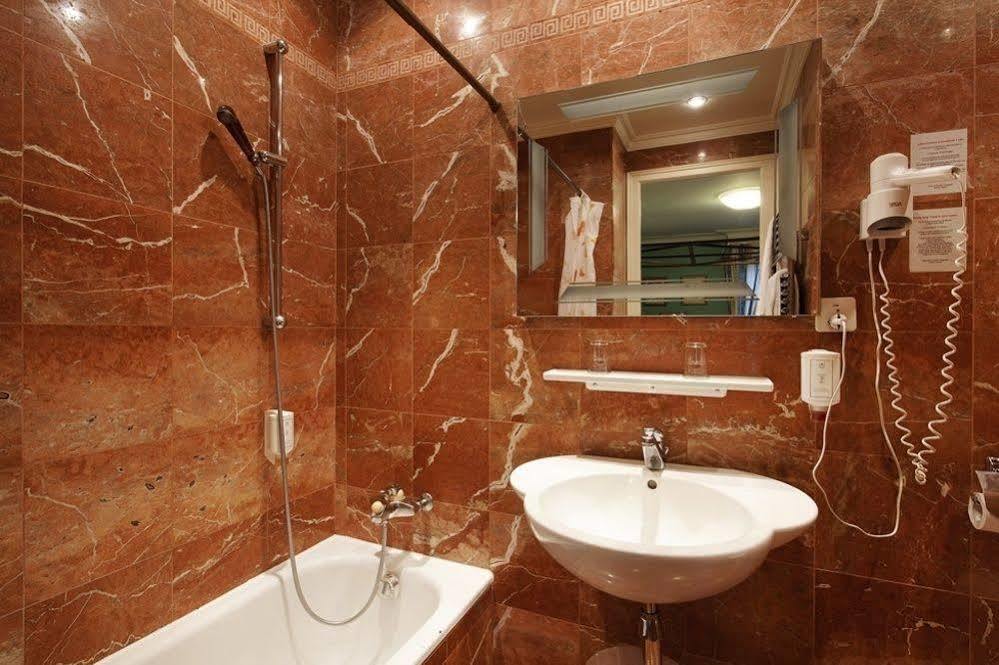 Hotel Central Женева Екстериор снимка